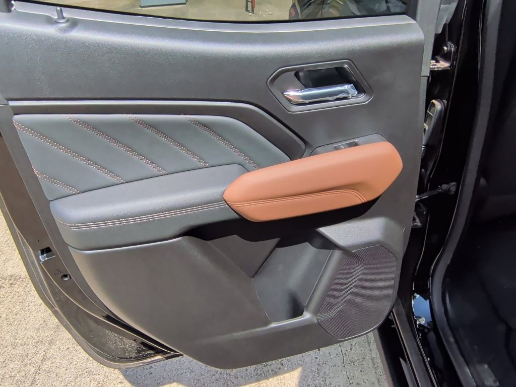 New 2025 GMC Canyon AT4 w/ Nightfall Edition image 34