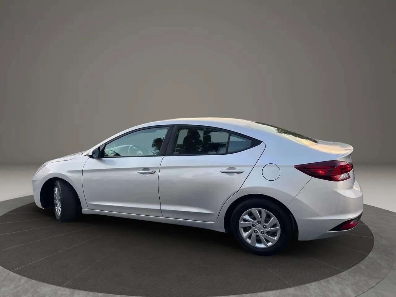 Used 2019 Hyundai Elantra SE w/ Cargo Package image 4