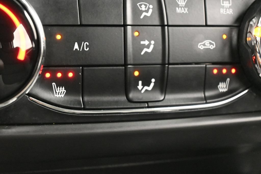 Used 2023 Chevrolet TrailBlazer LT FWD image 21
