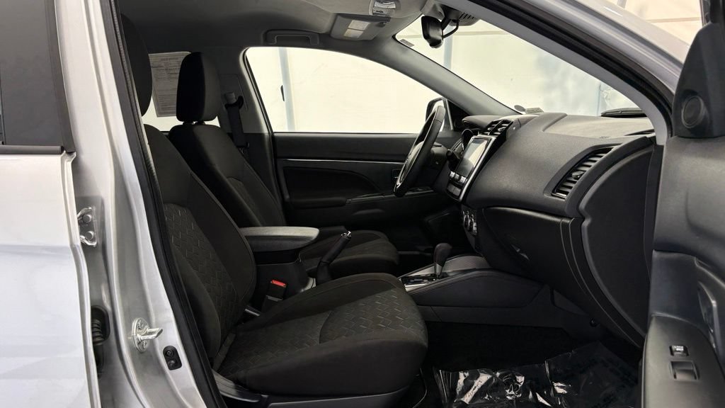 Used 2025 Mitsubishi Outlander Sport ES AWD/4WD image 22