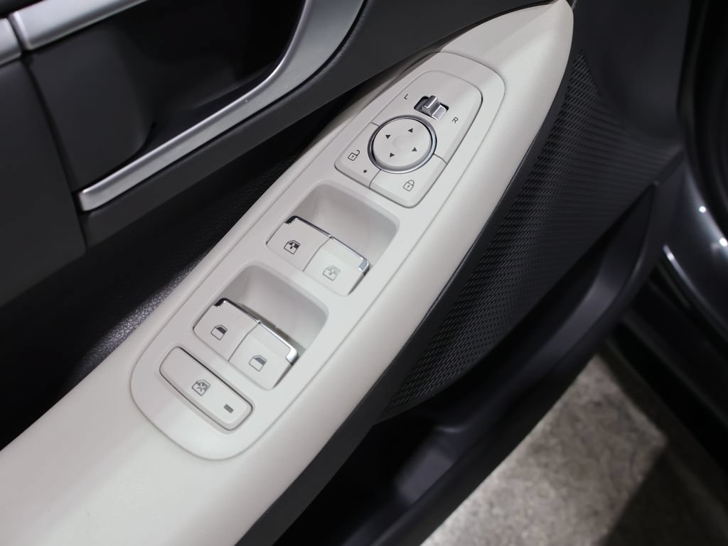 Used 2025 Hyundai Sonata SEL FWD image 14