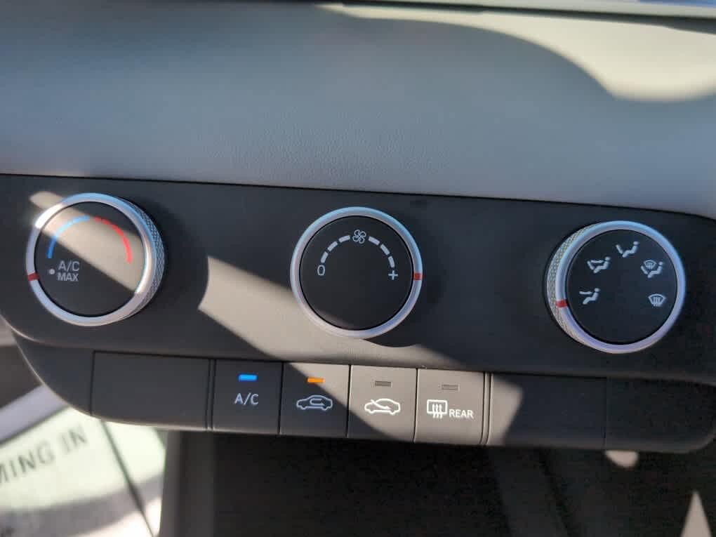 New 2026 Hyundai Elantra SE FWD image 23