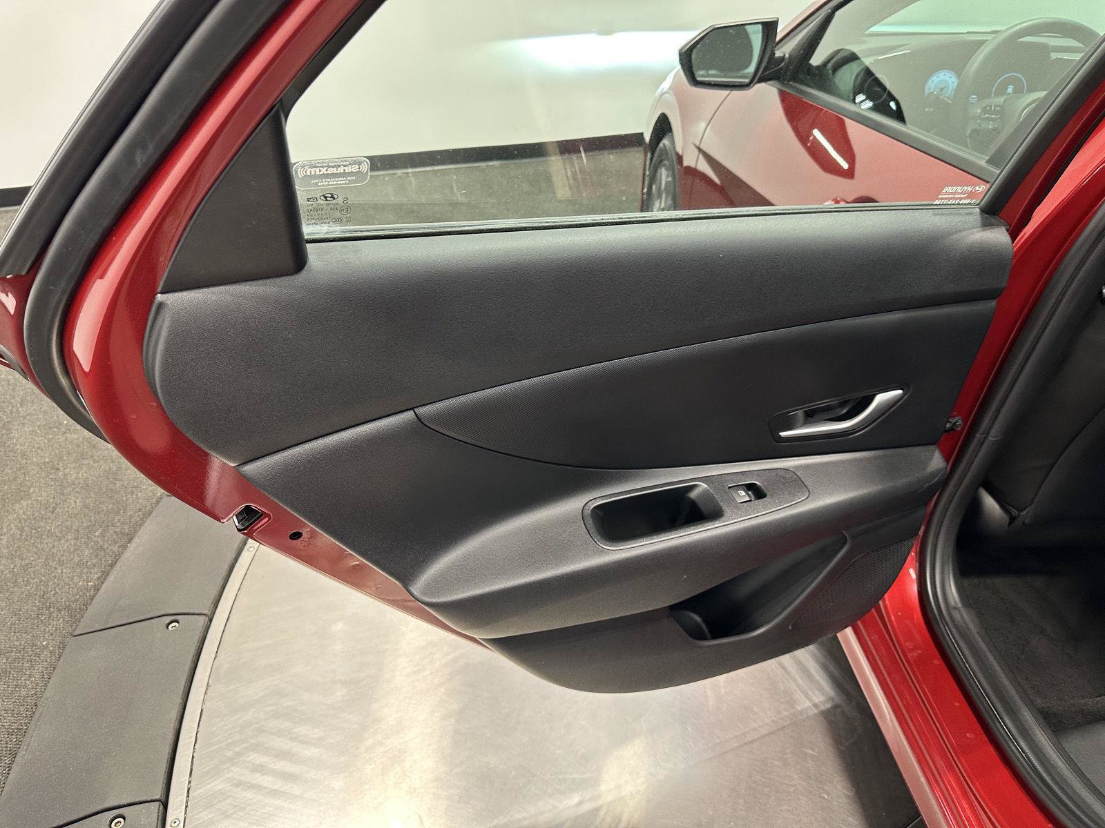 Certified 2024 Hyundai Elantra SEL FWD image 25