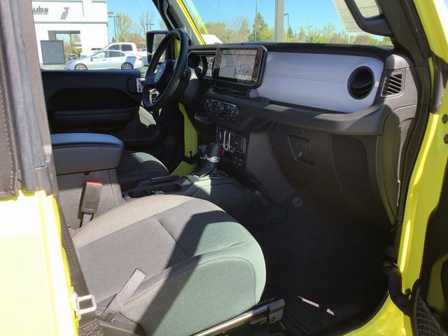 Used 2024 Jeep Wrangler Sport S image 32