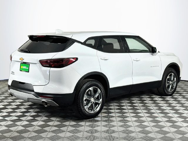 Used 2026 Chevrolet Blazer LT FWD image 8
