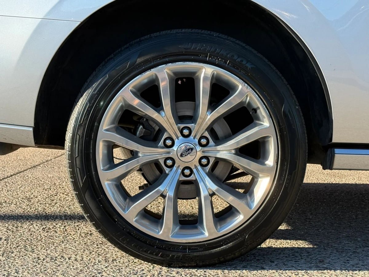 Used 2019 Ford Expedition Platinum image 25