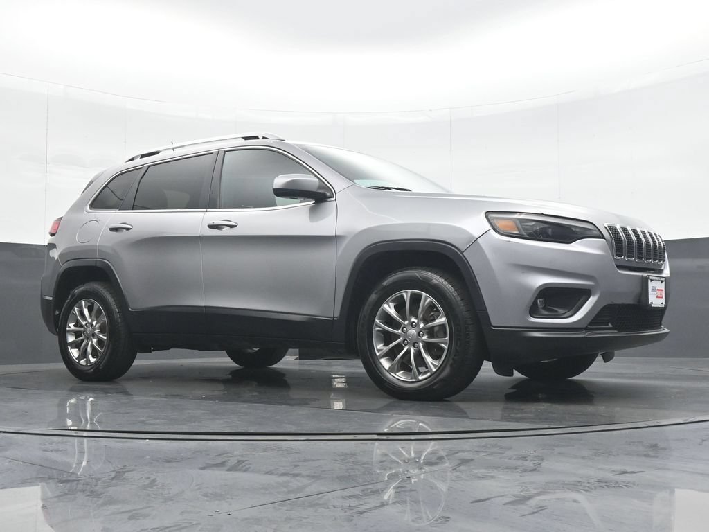 Used 2019 Jeep Cherokee Latitude Plus AWD/4WD image 32