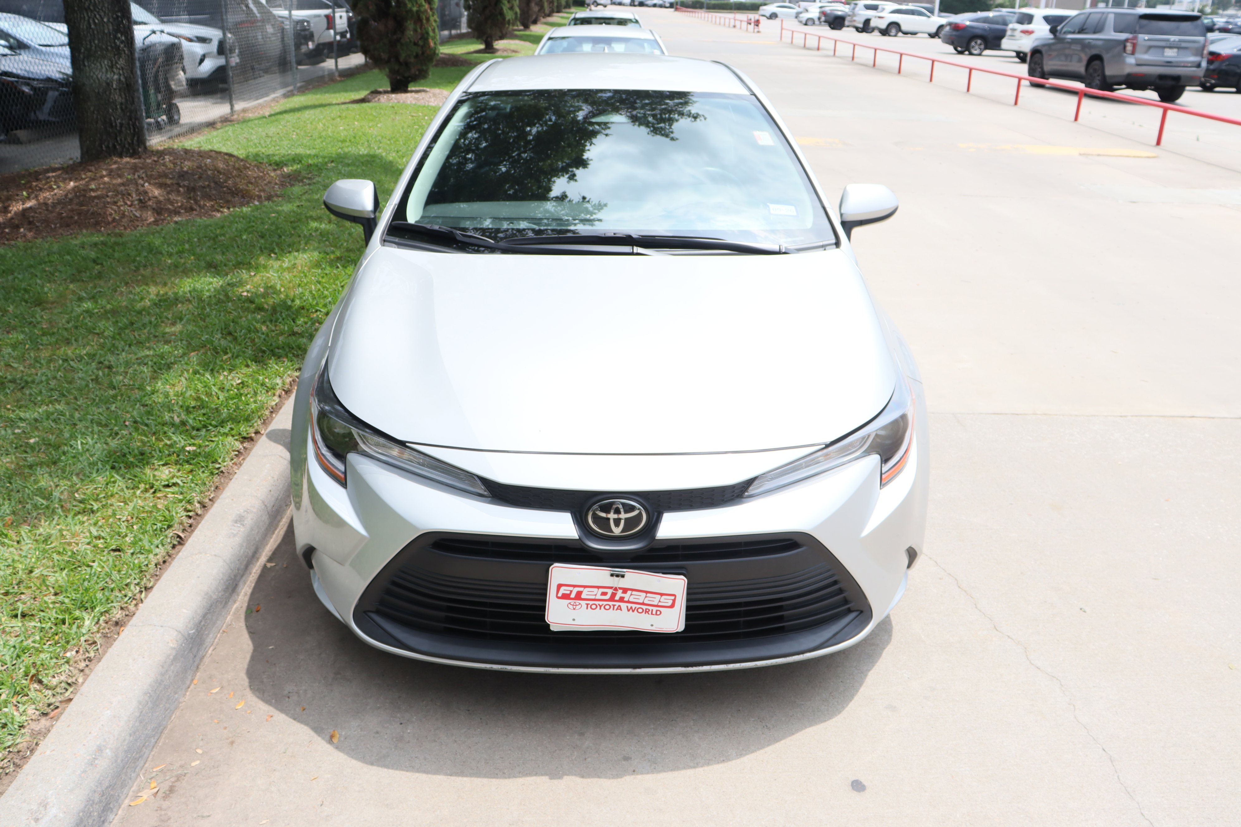 Used 2024 Toyota Corolla LE FWD image 3