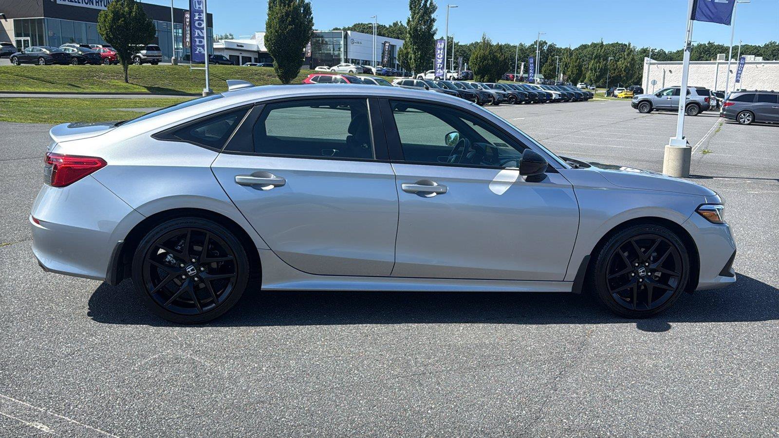 Used 2024 Honda Civic Sport image 4