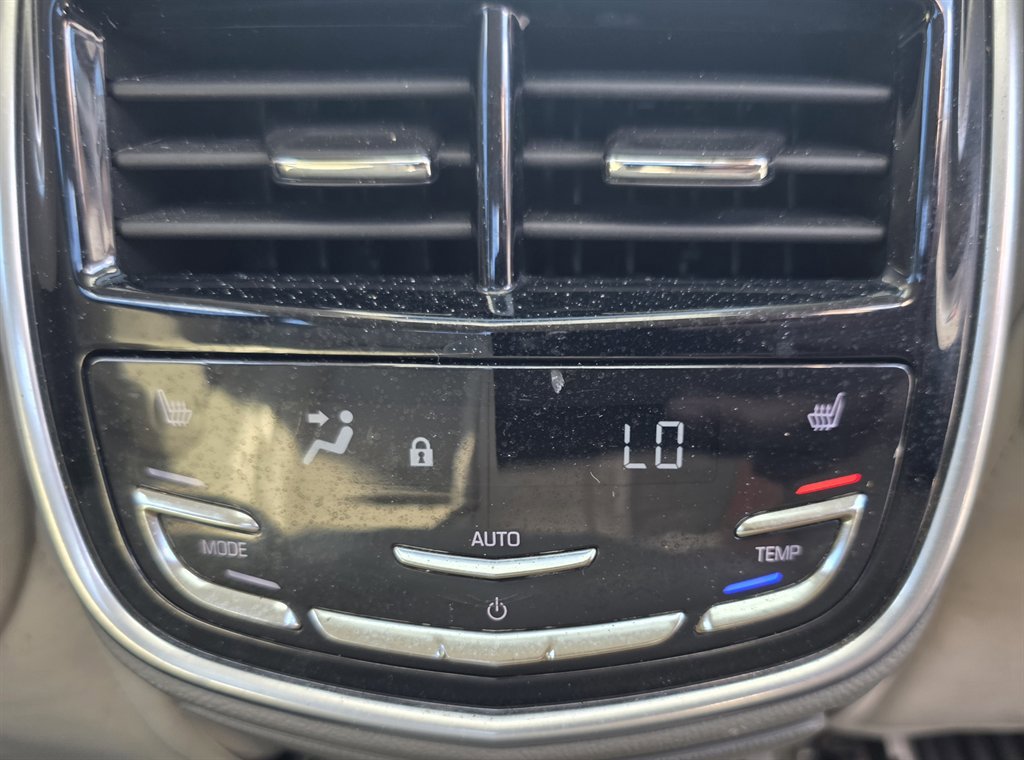 Used 2013 Cadillac XTS Platinum image 30