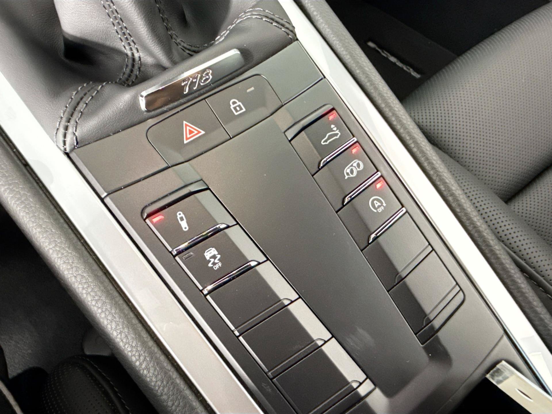 Used 2025 Porsche 718 Cayman RWD image 40