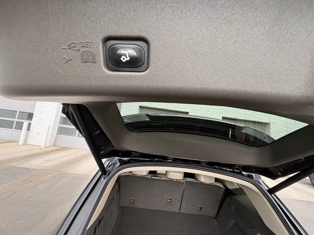 Certified 2025 Lincoln Nautilus Premier w/ Equipment Group 102A image 31