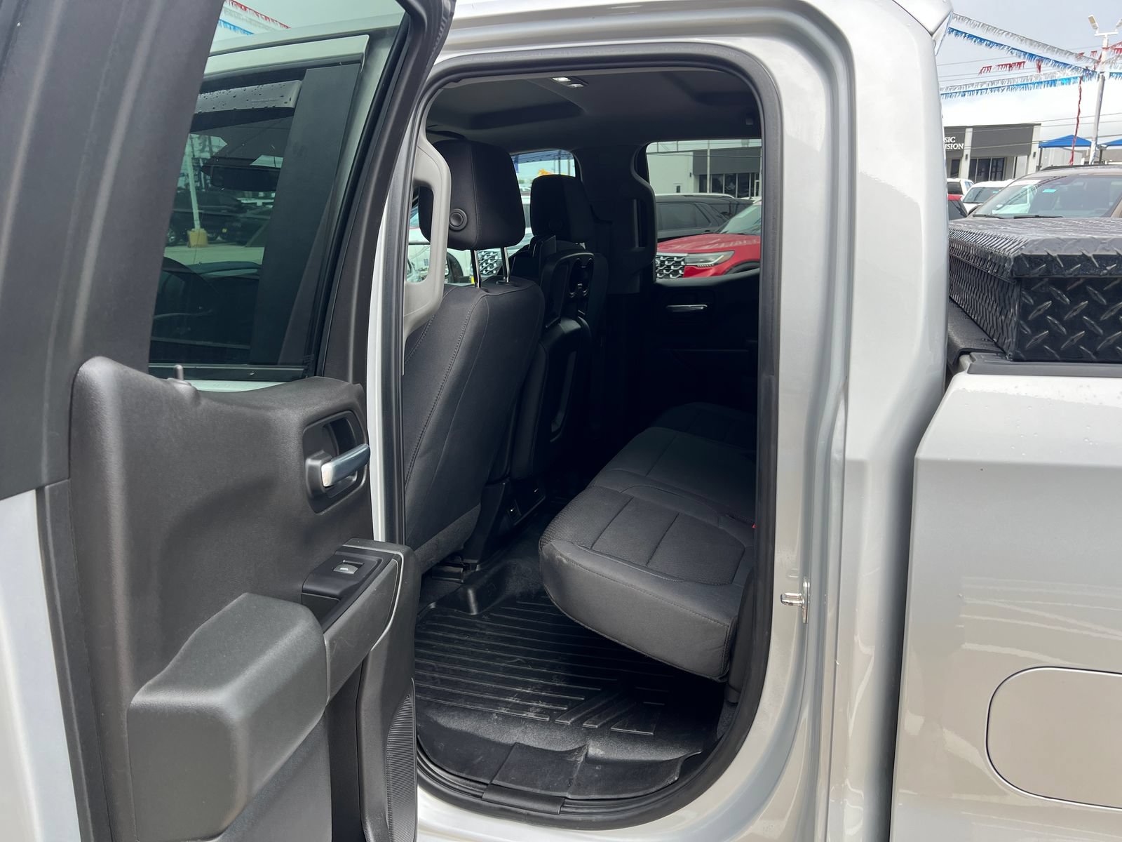 Used 2019 Chevrolet Silverado 1500 Custom w/ Custom Convenience Package AWD/4WD image 11