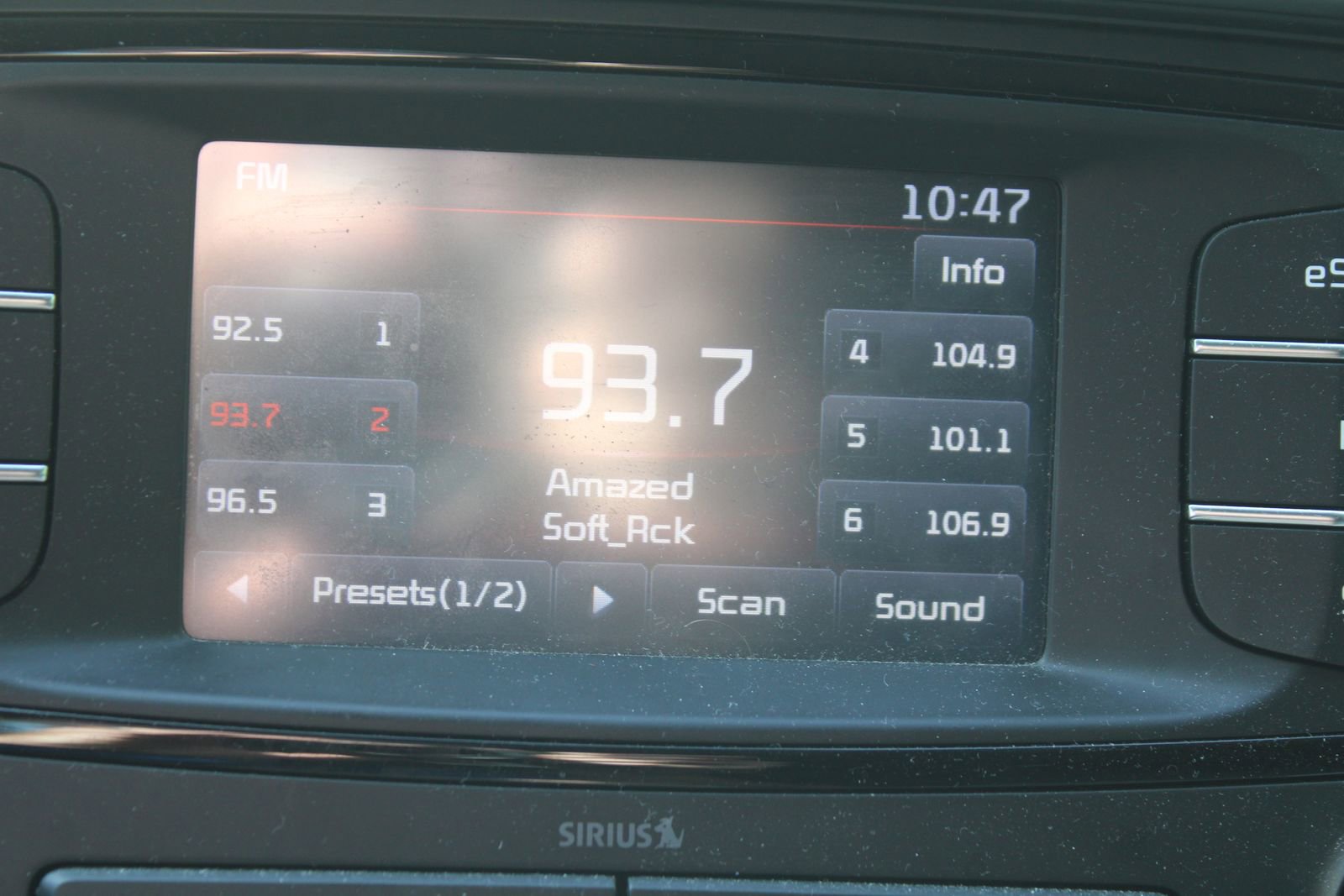 Used 2016 Kia Sorento EX image 39