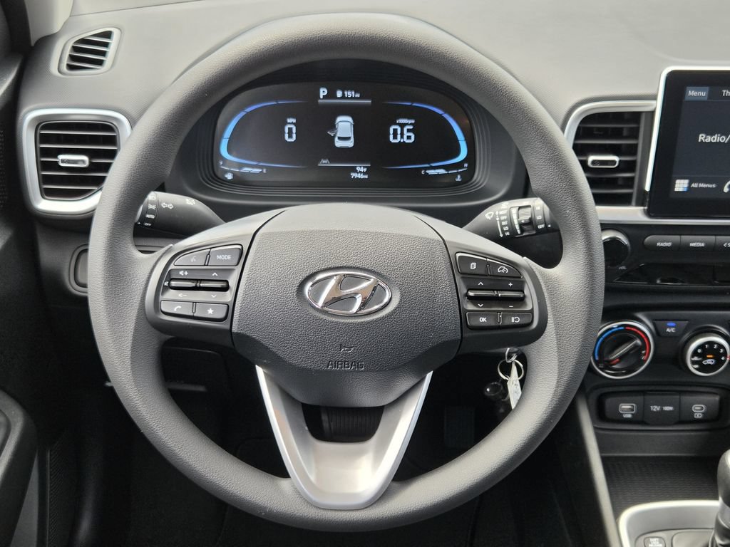 Used 2025 Hyundai Venue SE FWD image 14