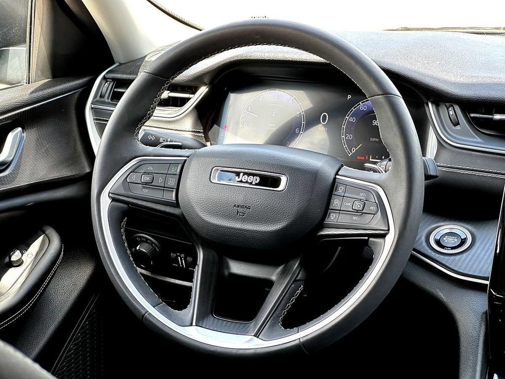 Used 2023 Jeep Grand Cherokee L Laredo w/ Luxury Tech Group I AWD/4WD image 32