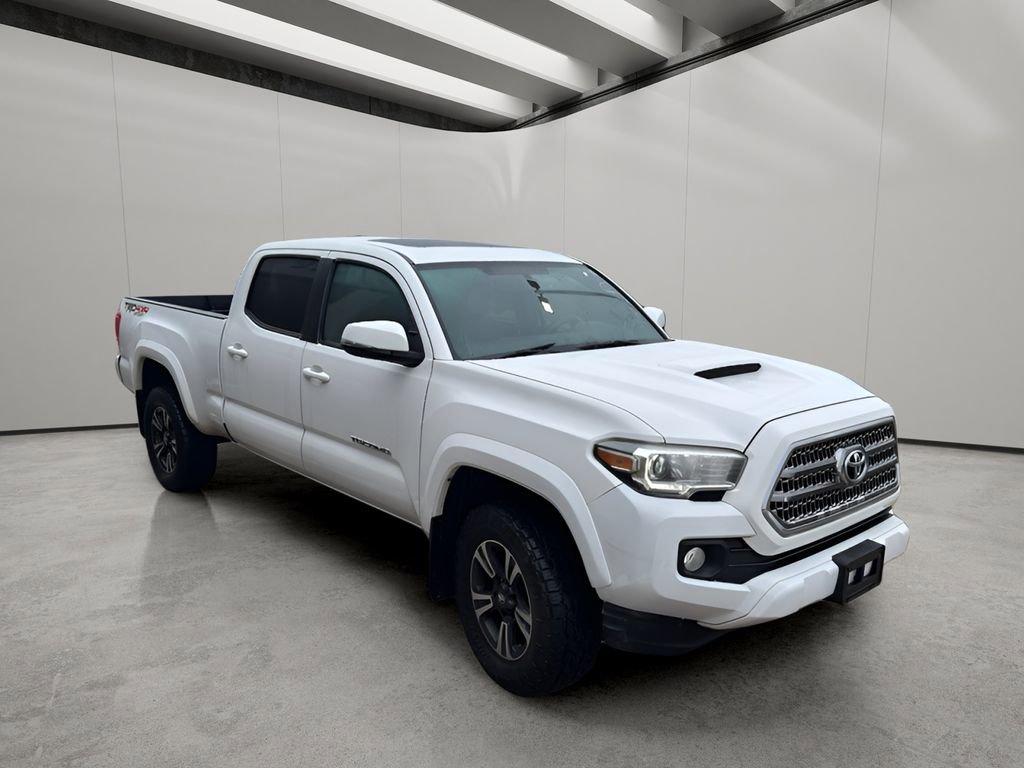 Used 2017 Toyota Tacoma TRD Sport image 6