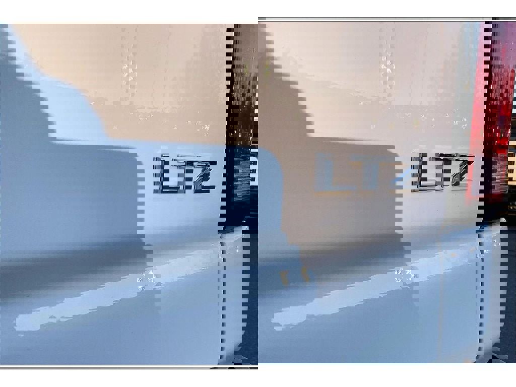 Used 2025 Chevrolet Silverado 3500 LTZ image 9