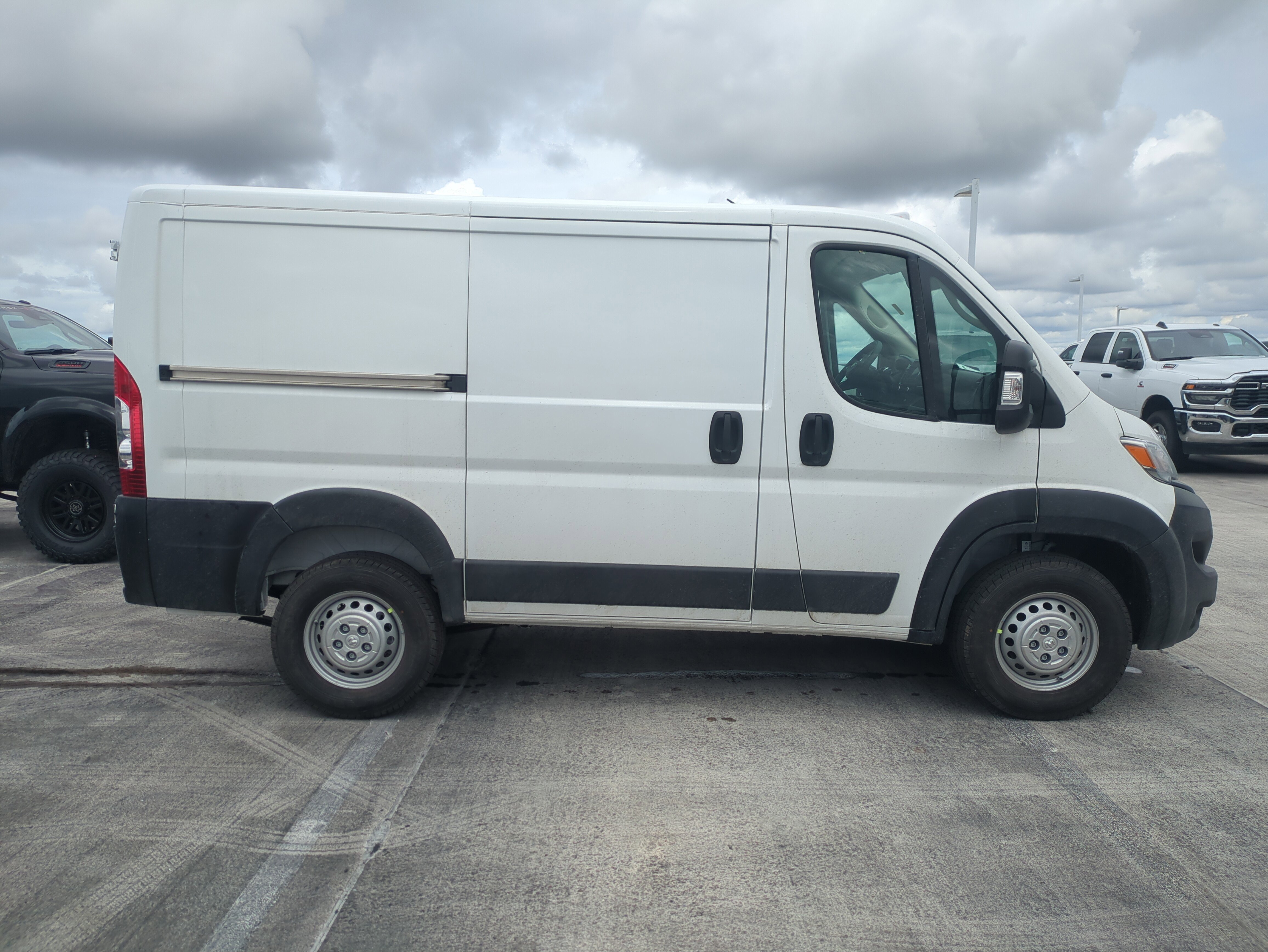 New 2026 RAM ProMaster 1500 w/ Convenience Group FWD image 4