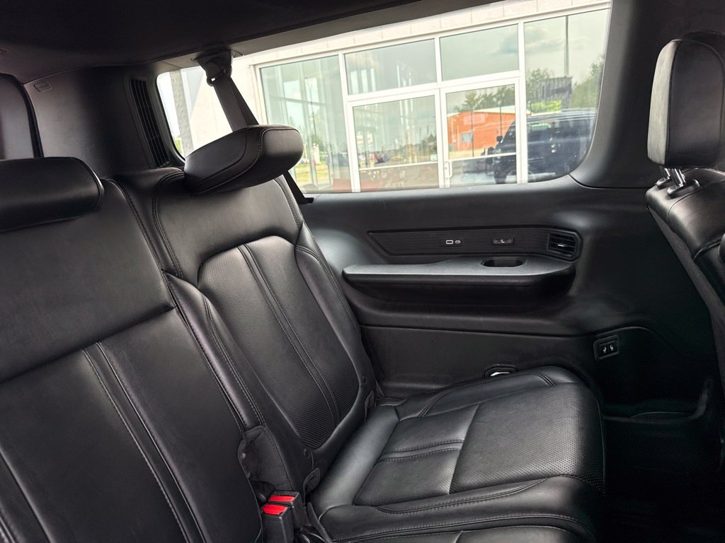 Used 2024 Jeep Wagoneer L Series II w/ Flexible Seating Group AWD/4WD image 28