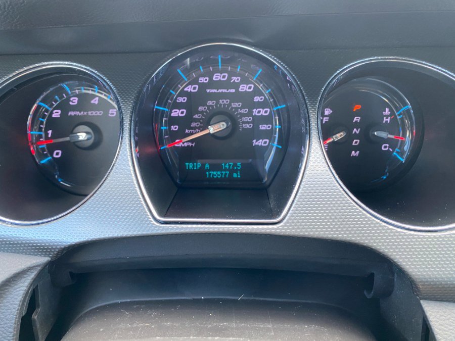 Used 2011 Ford Taurus SEL w/ 201A Rapid Spec Order Code AWD/4WD image 16