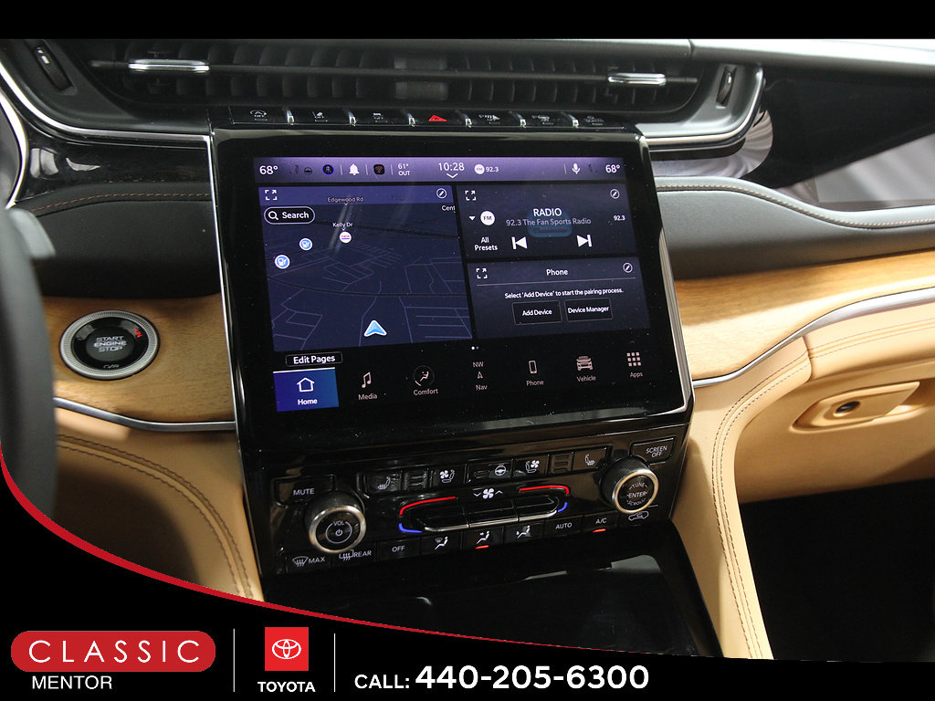 Used 2023 Jeep Grand Cherokee Summit AWD/4WD image 9
