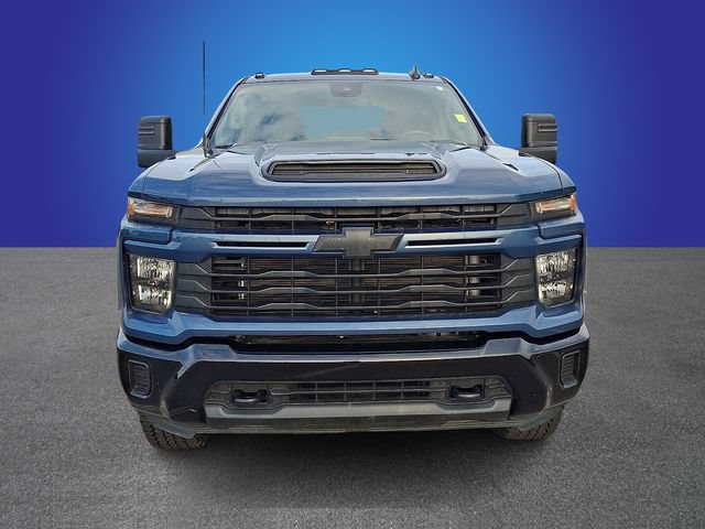 Used 2024 Chevrolet Silverado 2500 Custom w/ Custom Convenience Package AWD/4WD image 2