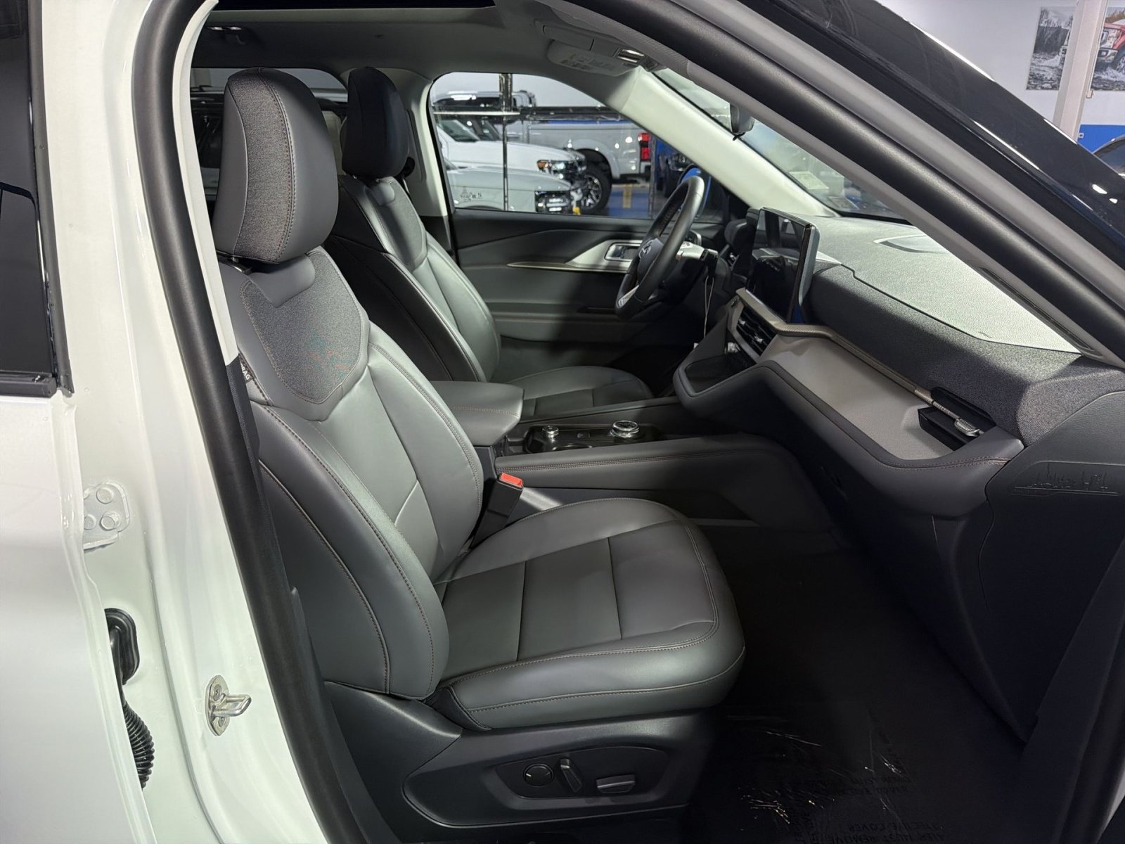 New 2026 Ford Explorer Active w/ Active Comfort Package AWD/4WD image 27
