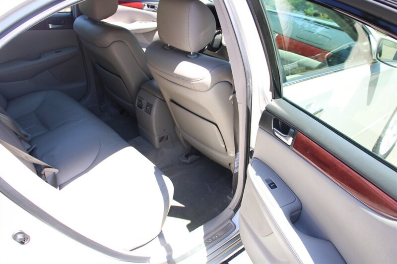 Used 2003 Lexus ES 330 FWD image 6