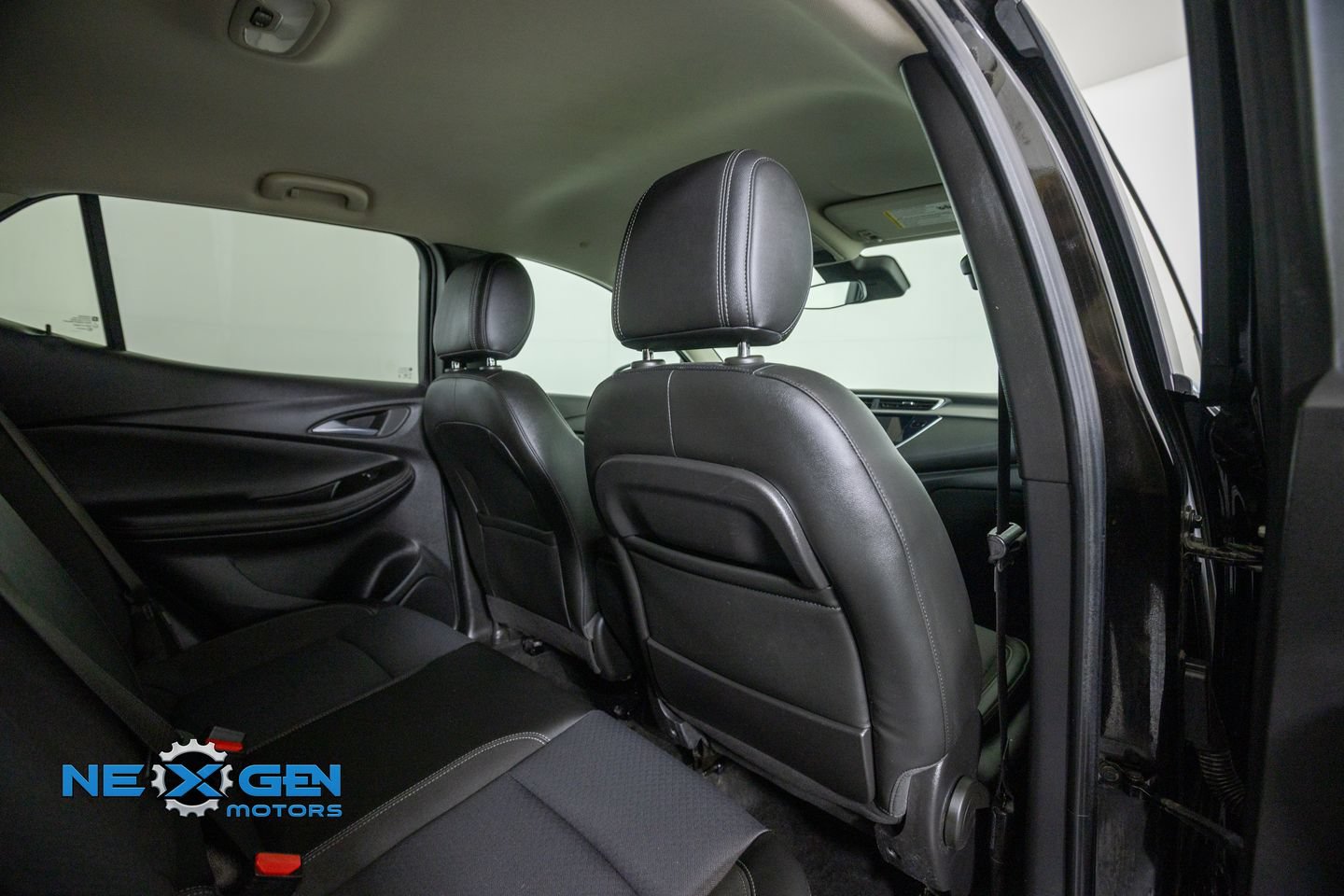 Used 2022 Buick Encore GX Preferred w/ Cold Weather Comfort Package AWD/4WD image 34