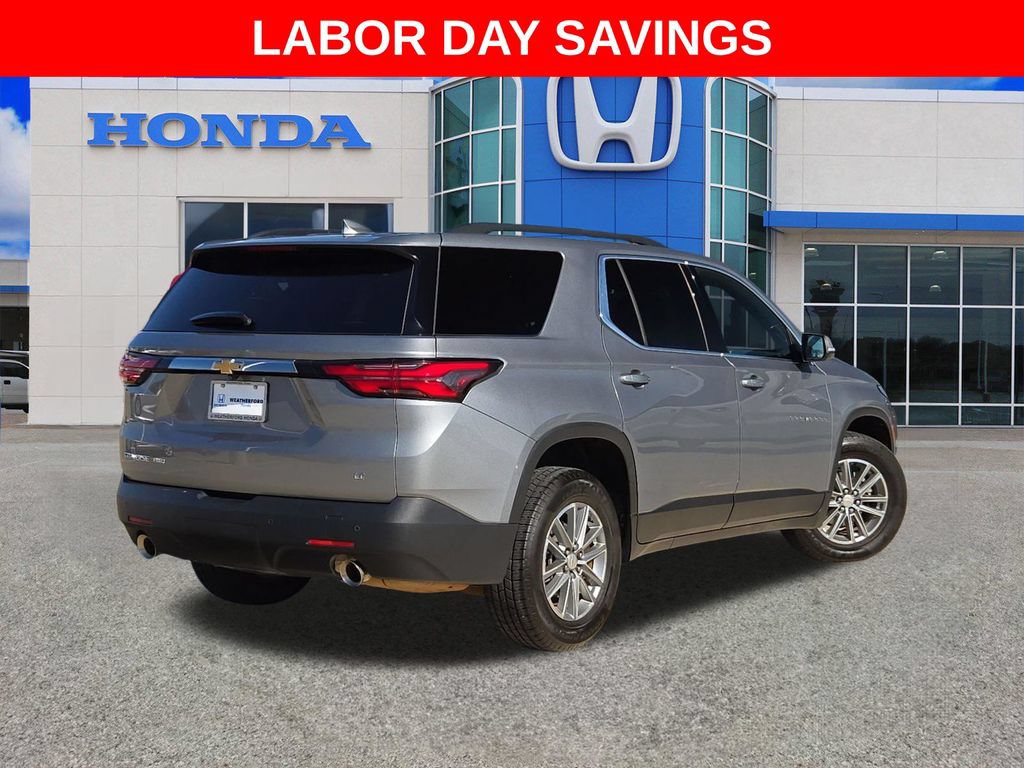 Used 2023 Chevrolet Traverse LT AWD/4WD image 3