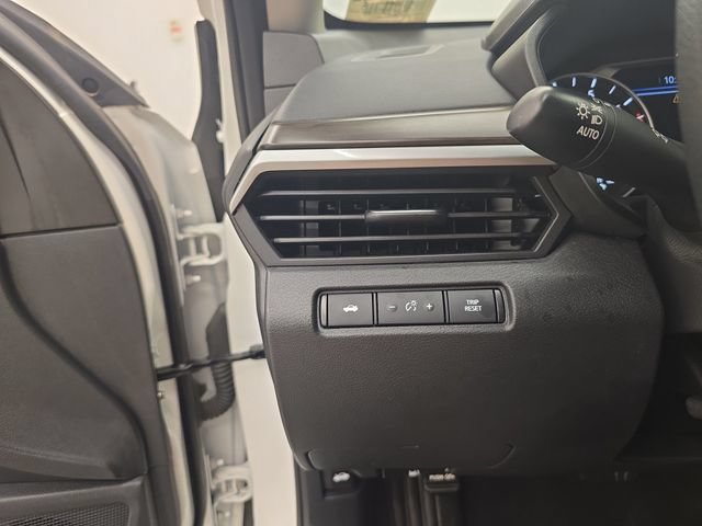 Used 2024 Nissan Altima 2.5 SV FWD image 31