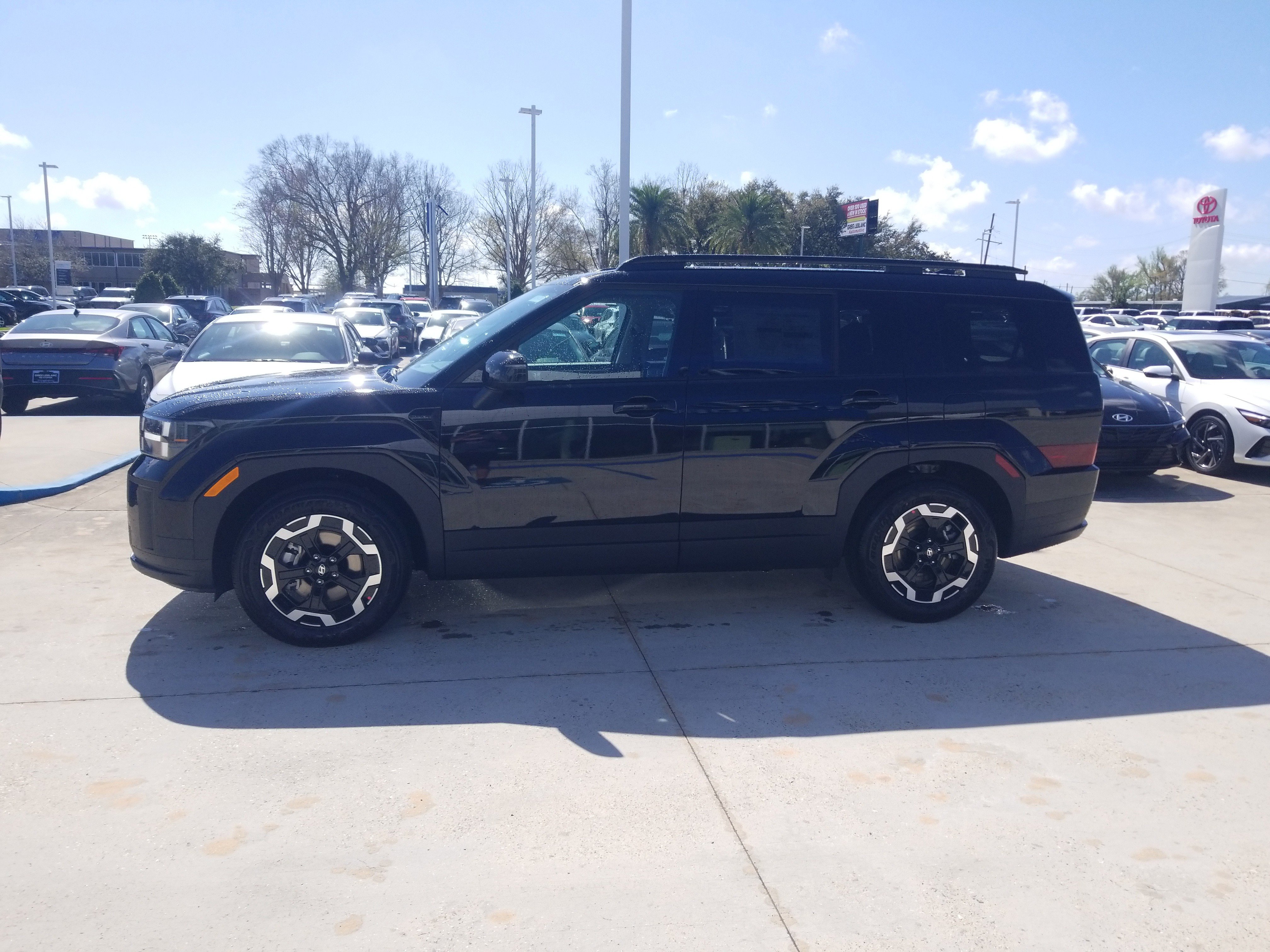 New 2026 Hyundai Santa Fe SEL w/ Tow & Go Package FWD image 4