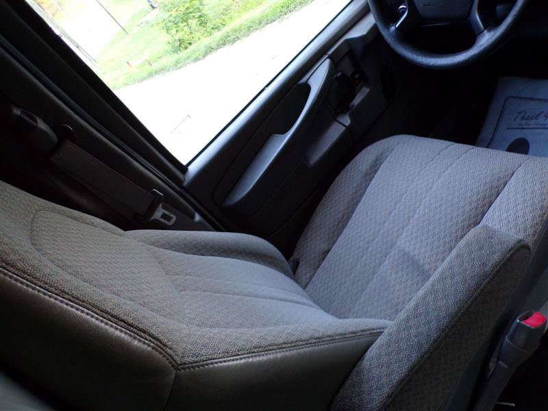 Used 2012 Chevrolet Express 2500 RWD image 35