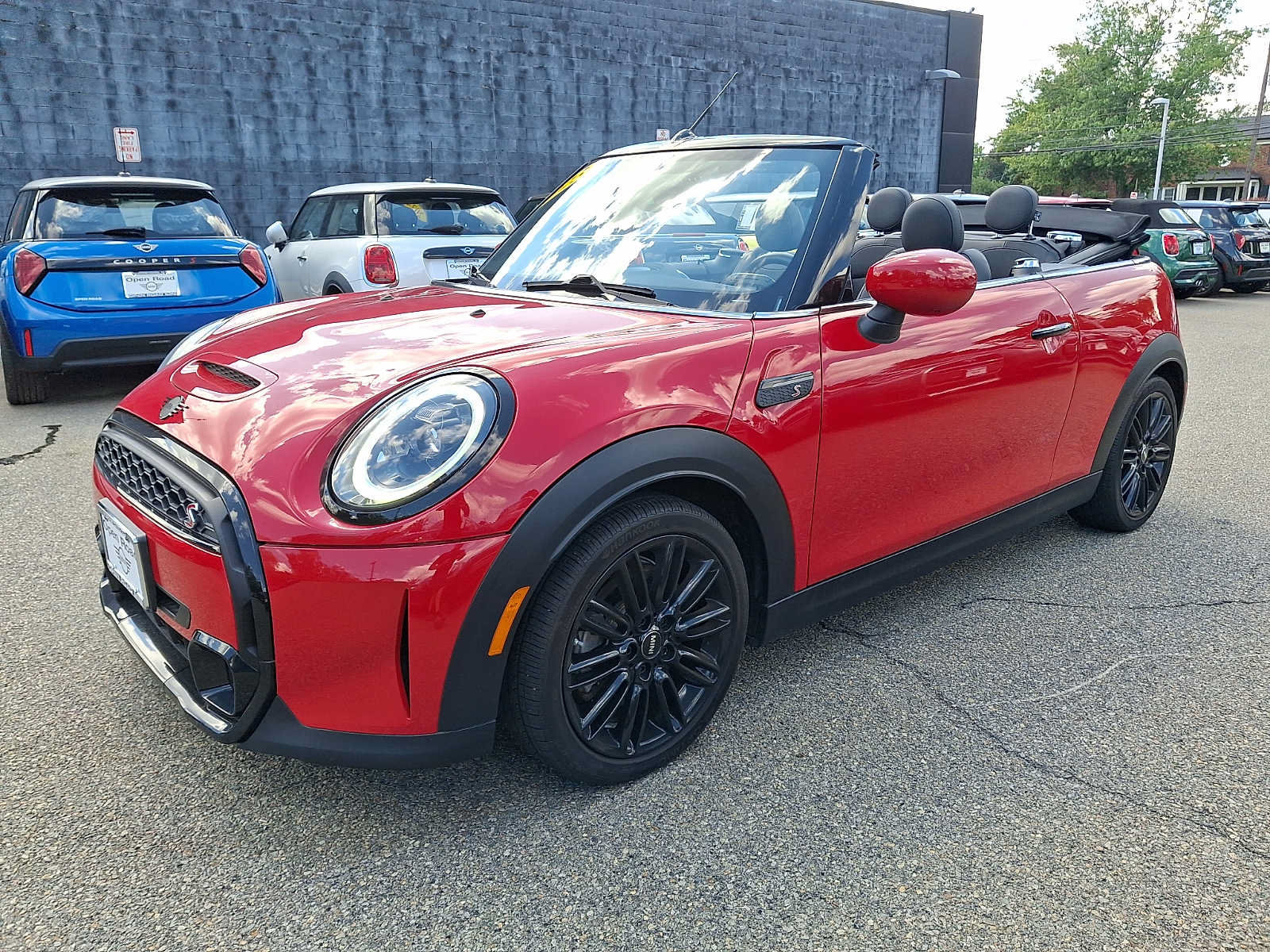 Used 2023 MINI Cooper S FWD image 3
