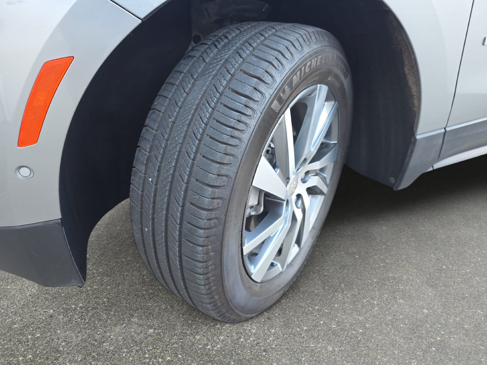 Used 2024 Chevrolet Equinox Premier FWD image 30