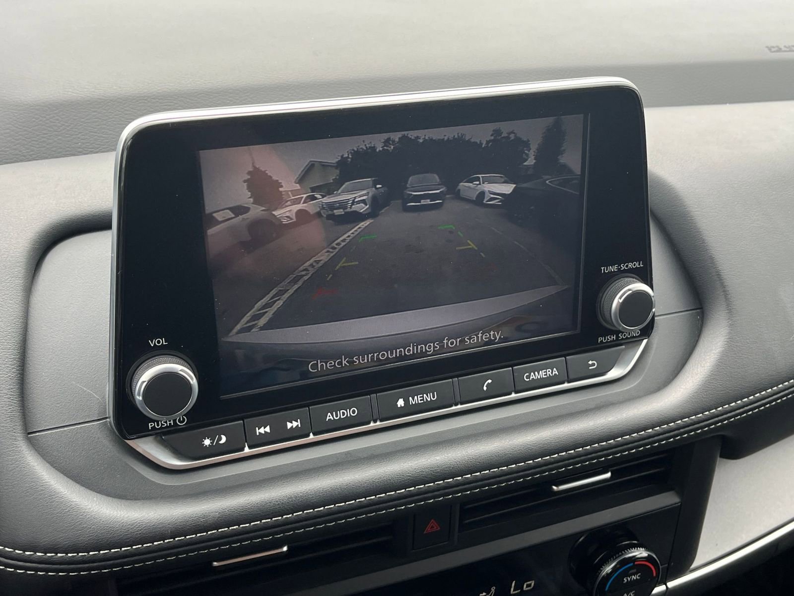 Used 2025 Nissan Rogue SV FWD image 24