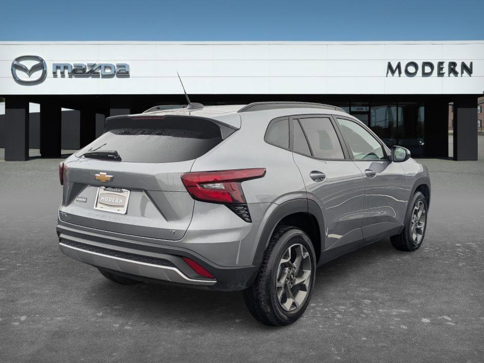 Used 2025 Chevrolet Trax LT image 5