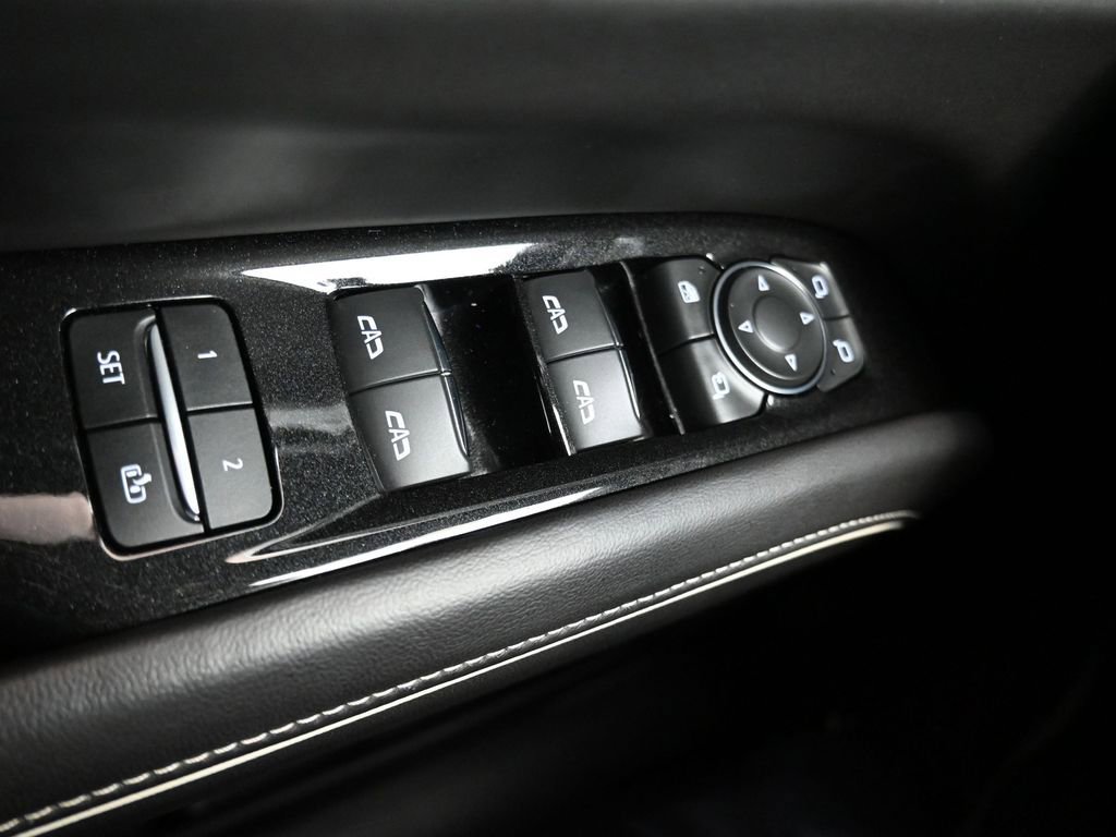 Used 2021 Cadillac Escalade ESV Premium Luxury Platinum image 28