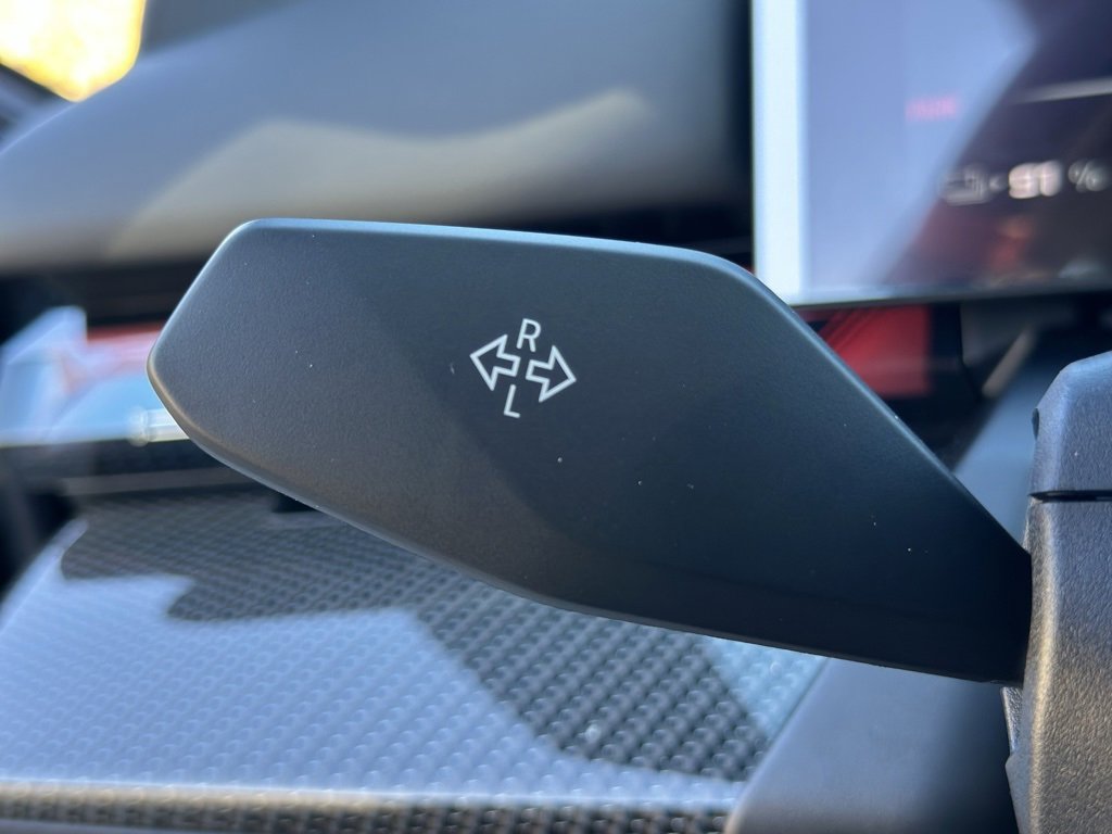 New 2025 BMW i5 M60 w/ Premium Package image 32