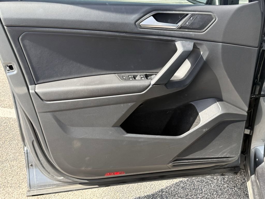 Used 2019 Volkswagen Tiguan SE image 10