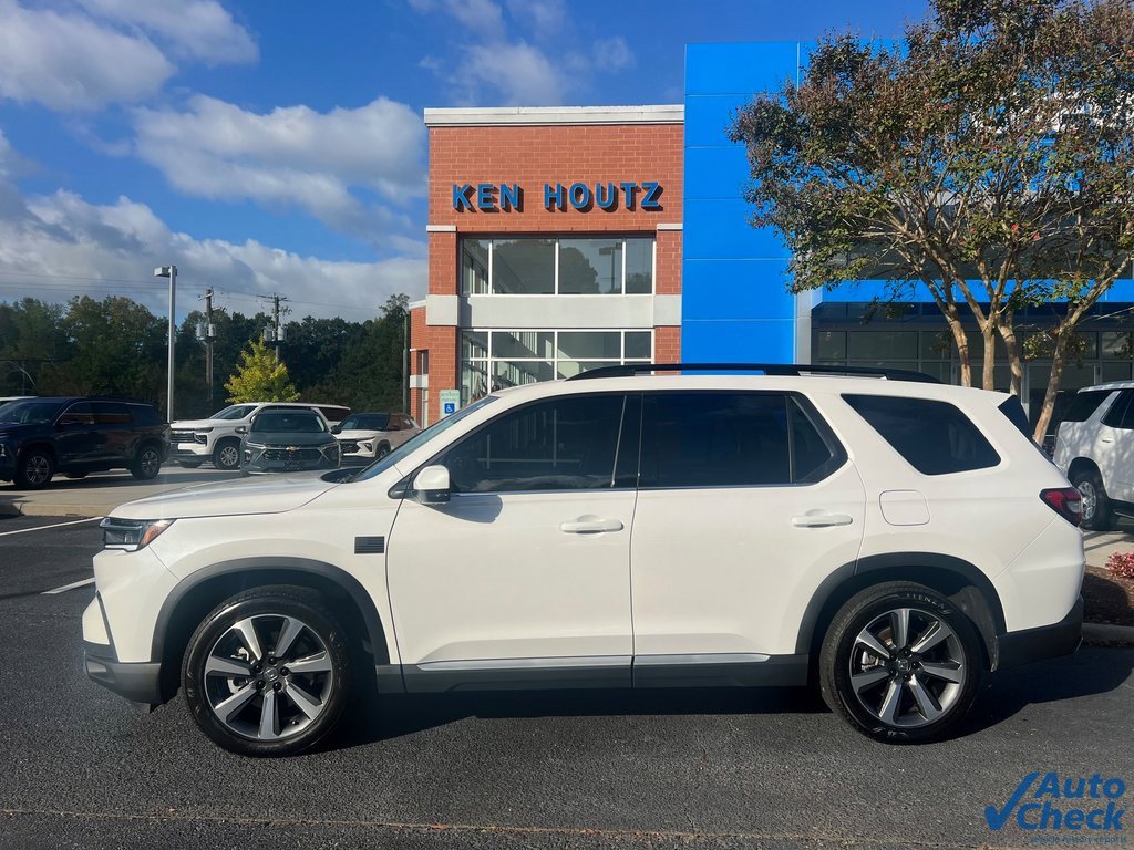 Used 2025 Honda Pilot Elite image 2