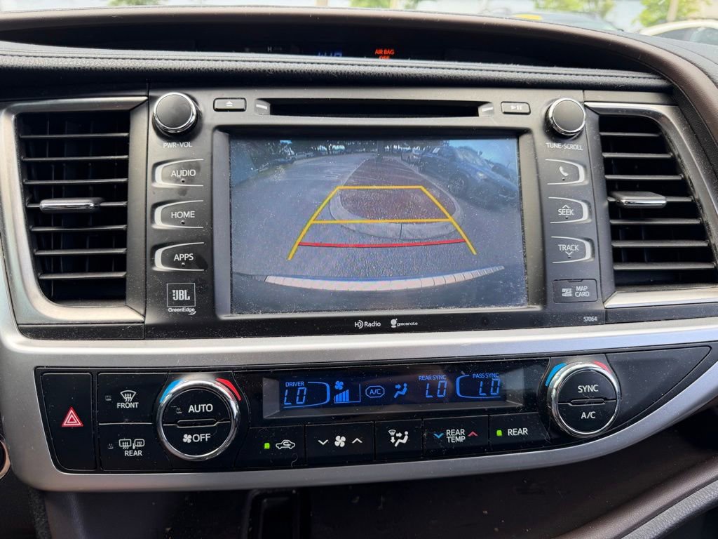 Used 2015 Toyota Highlander Limited Platinum FWD image 34