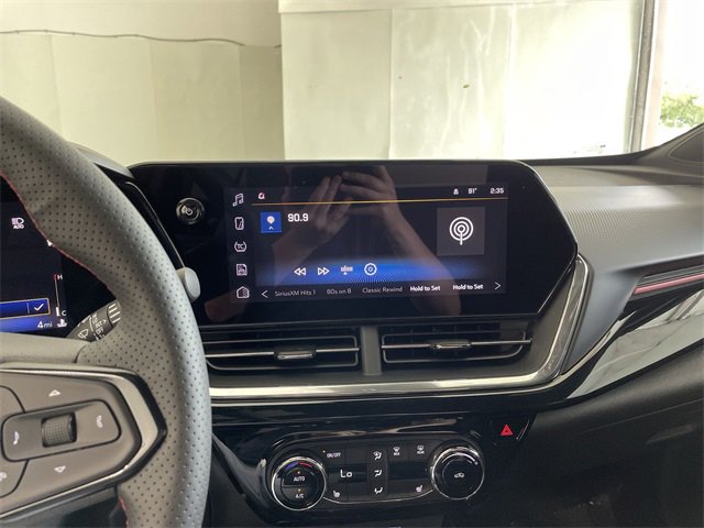 New 2025 Chevrolet Trax RS w/ Sunroof Package image 24