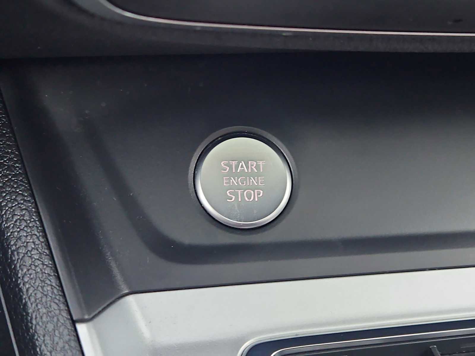 Used 2020 Audi Q3 2.0T Premium w/ Convenience Package image 23