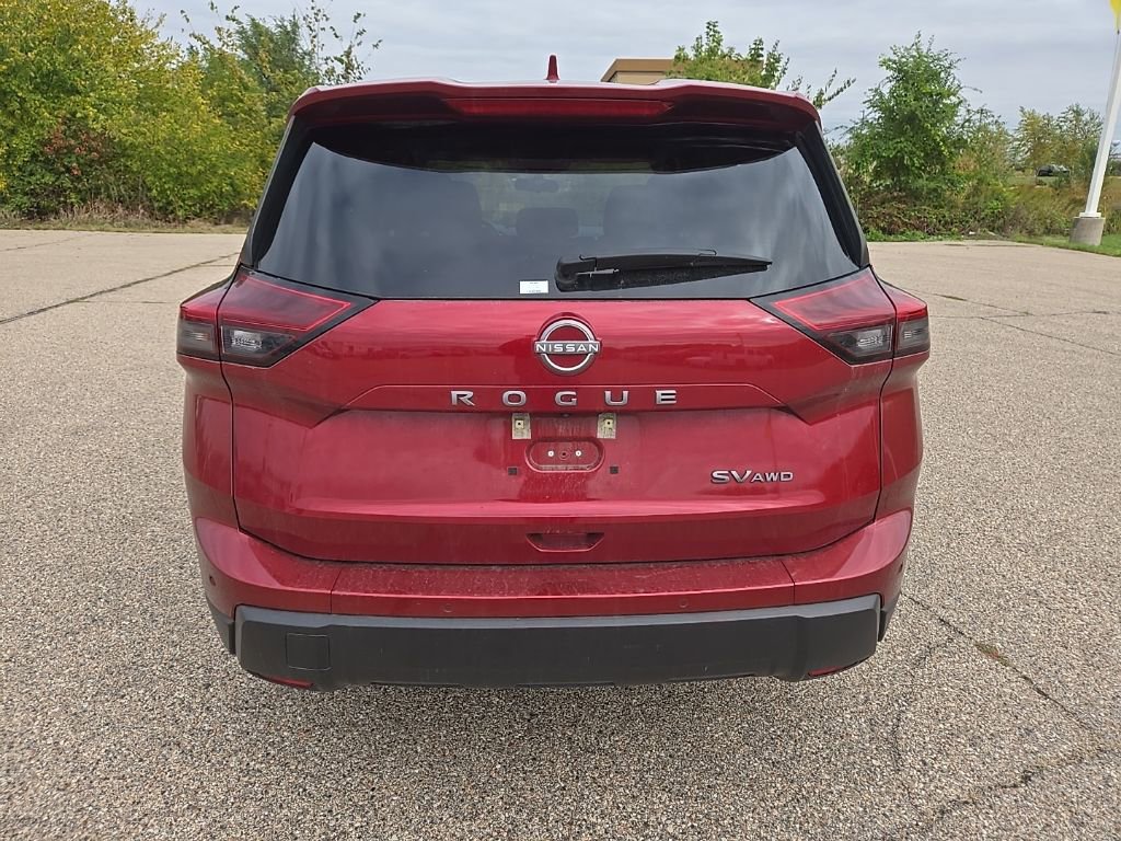 Used 2024 Nissan Rogue SV image 8