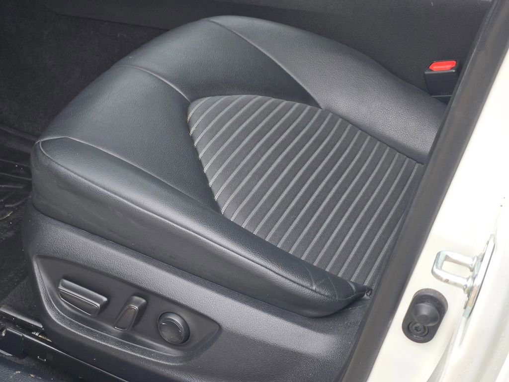 Used 2022 Toyota Camry SE w/ Convenience Package image 30