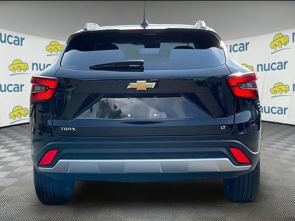 Used 2024 Chevrolet Trax LT FWD image 5