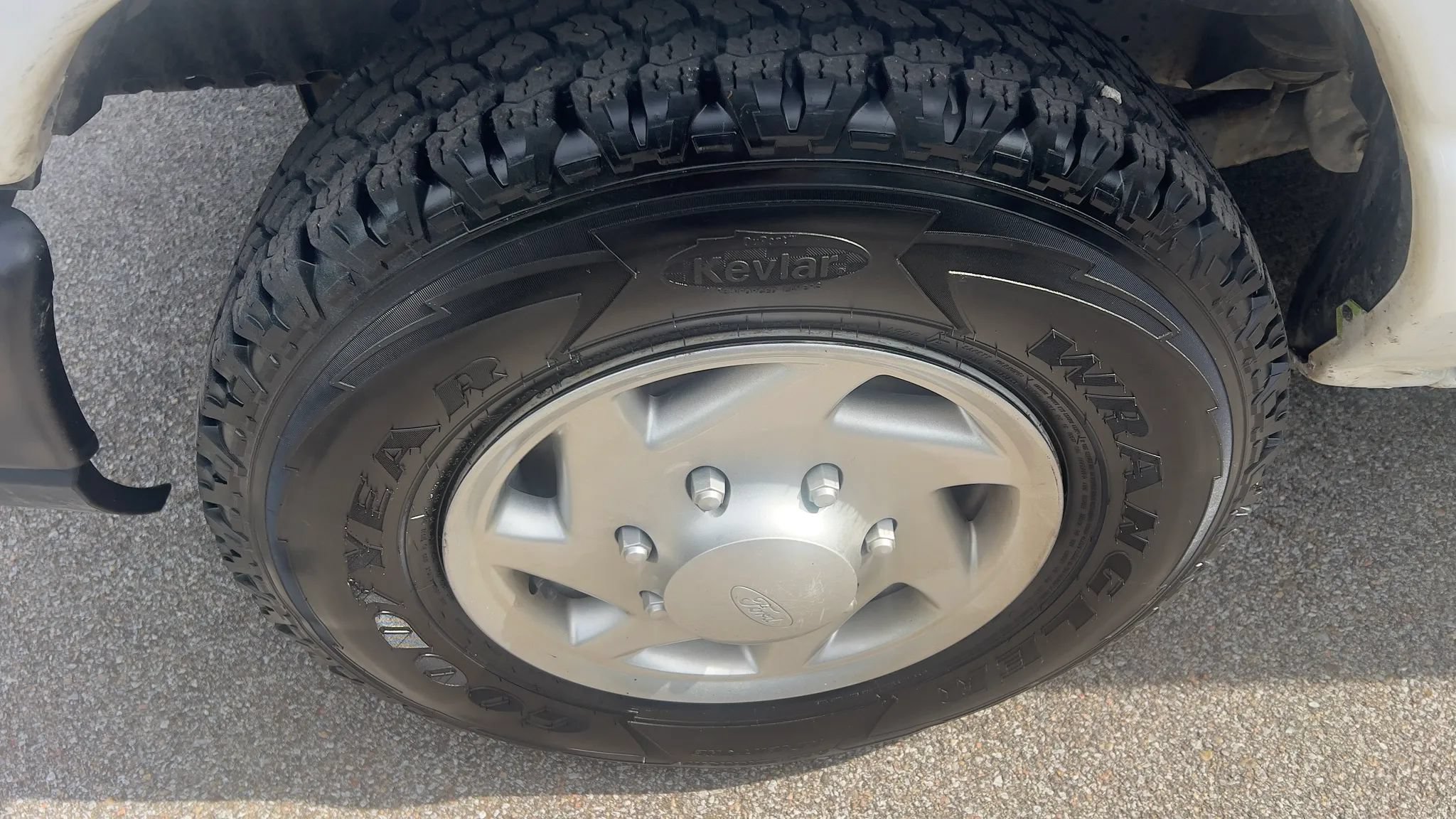 Used 2013 Ford E-250 and Econoline 250 RWD image 9