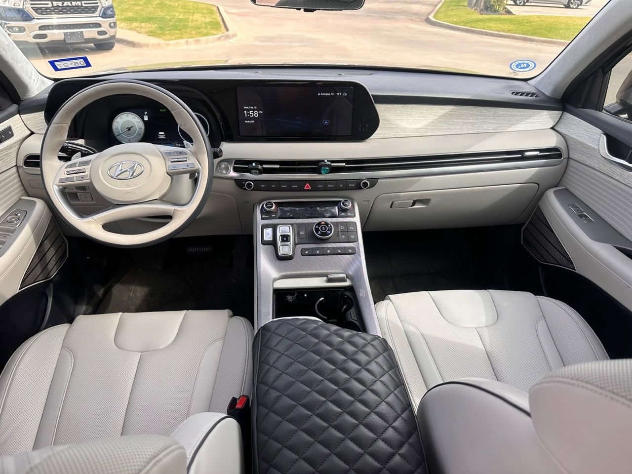 Used 2025 Hyundai Palisade Calligraphy image 23